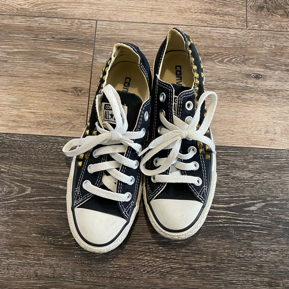 Womens chucks shoes size 6.5